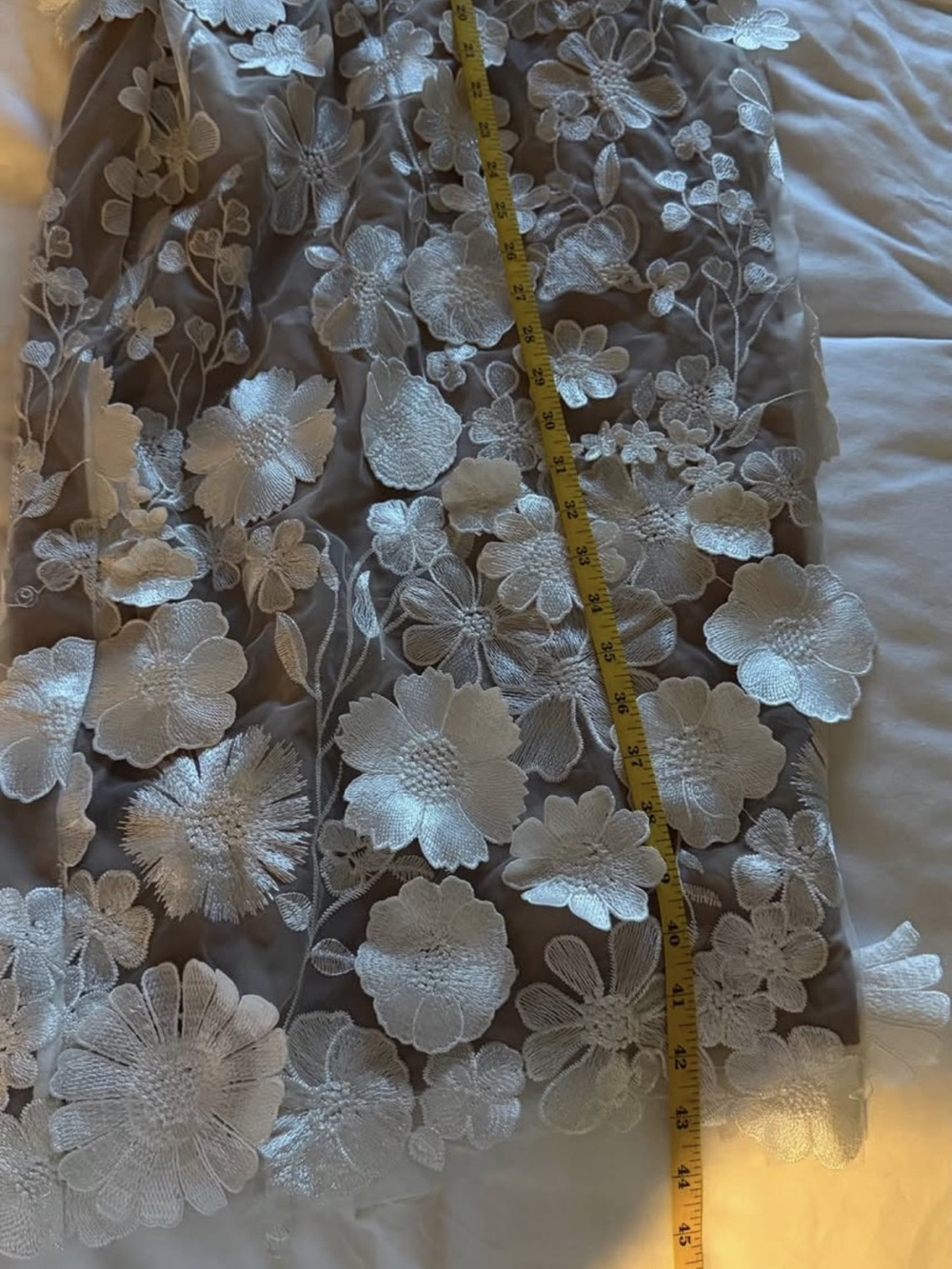 Elliat White Floral Appliqué Dress - Picture 8 of 8